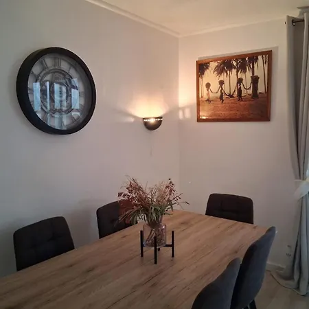 Ekoune House Holiday home